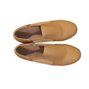 Tan Slip-On Tap Shoes Size 7 Guc